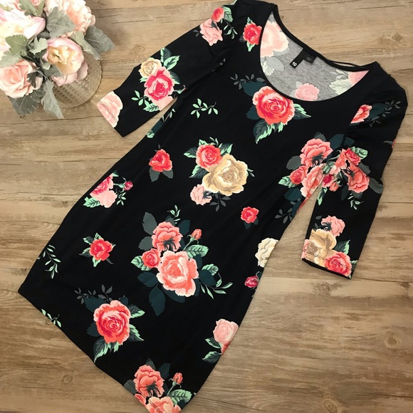 H&M Dresses & Skirts - CLEARANCE 🎉 H&M Floral Dress